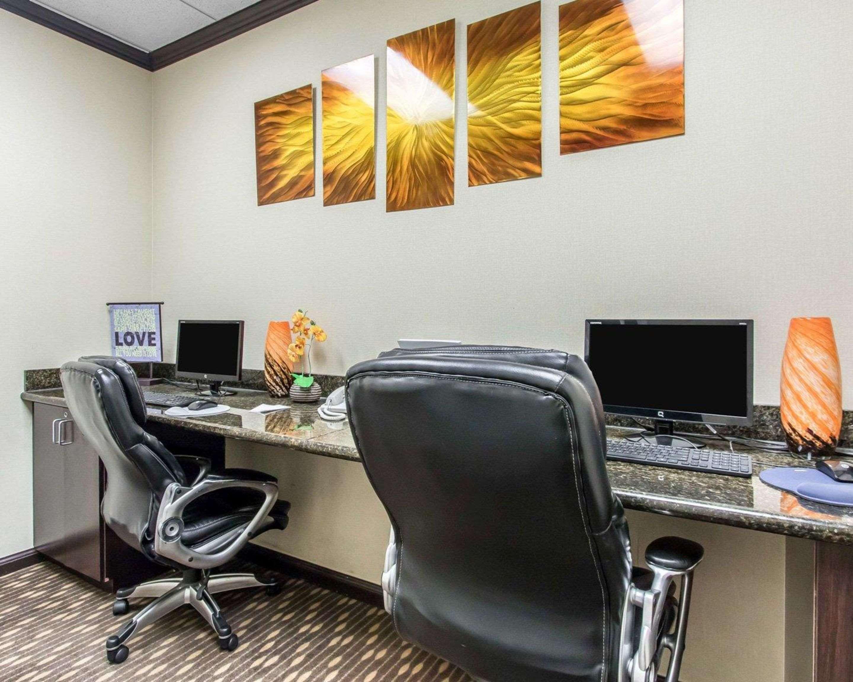 Comfort Inn & Suites Oklahoma City West - I-40 Экстерьер фото