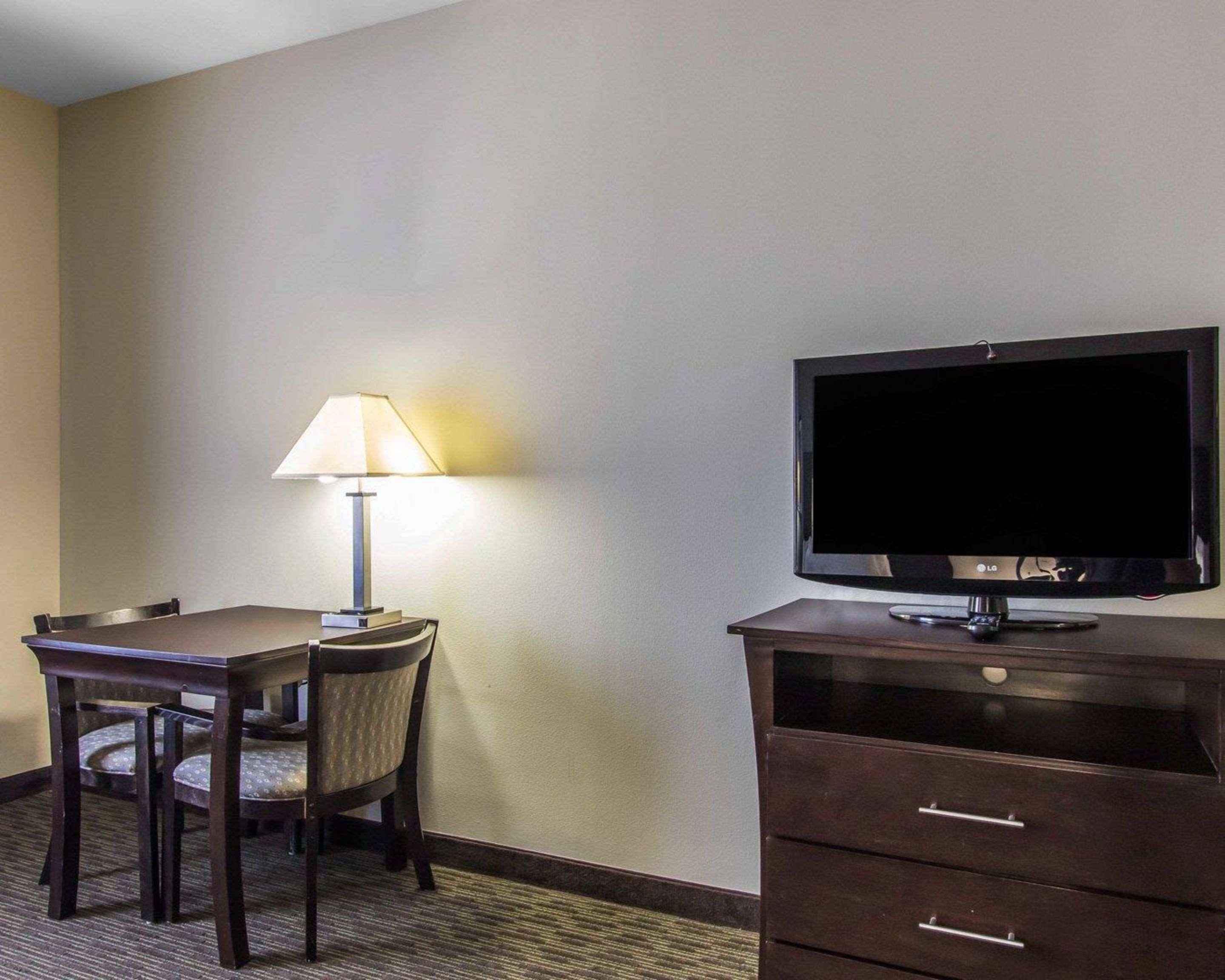 Comfort Inn & Suites Oklahoma City West - I-40 Экстерьер фото