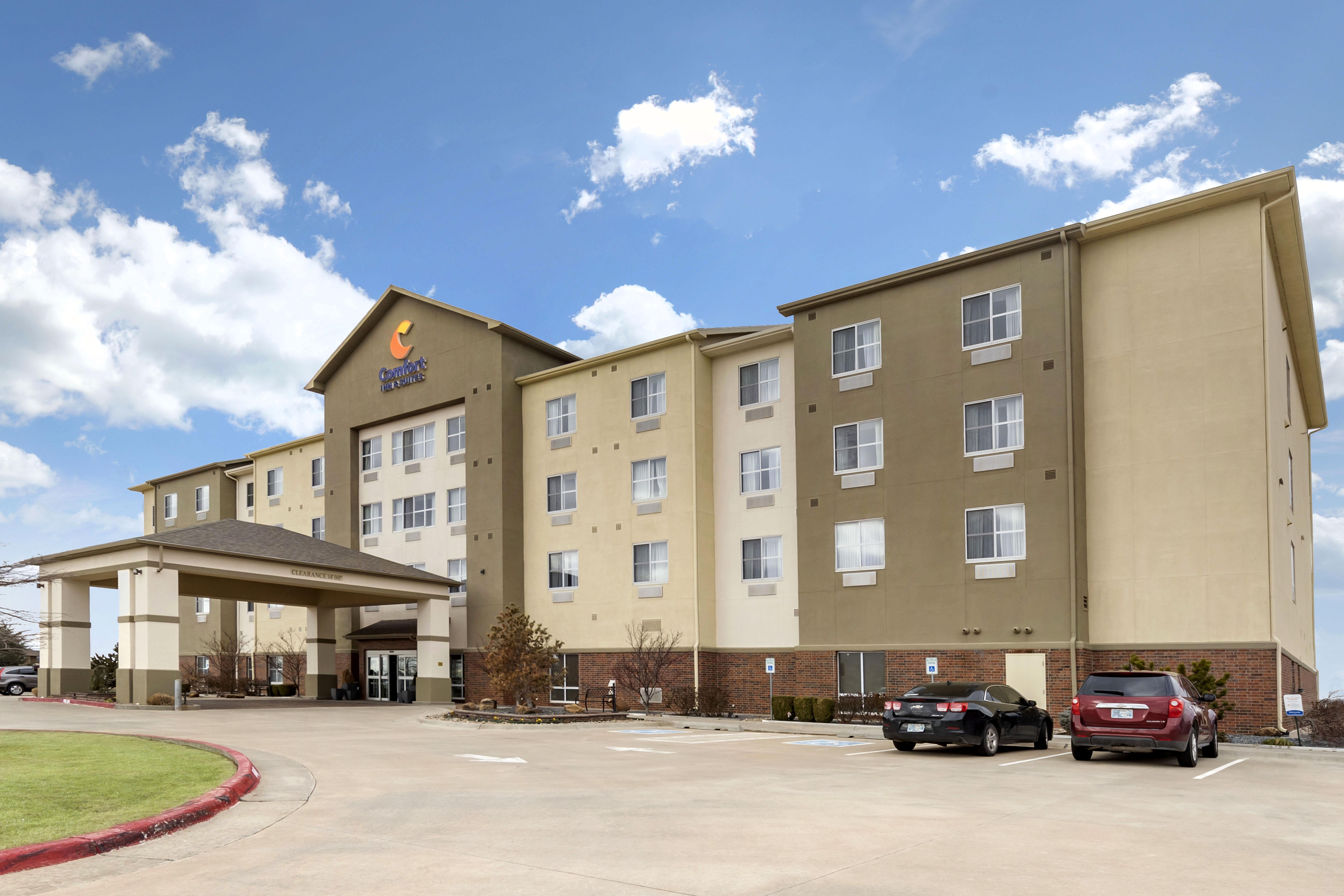 Comfort Inn & Suites Oklahoma City West - I-40 Экстерьер фото