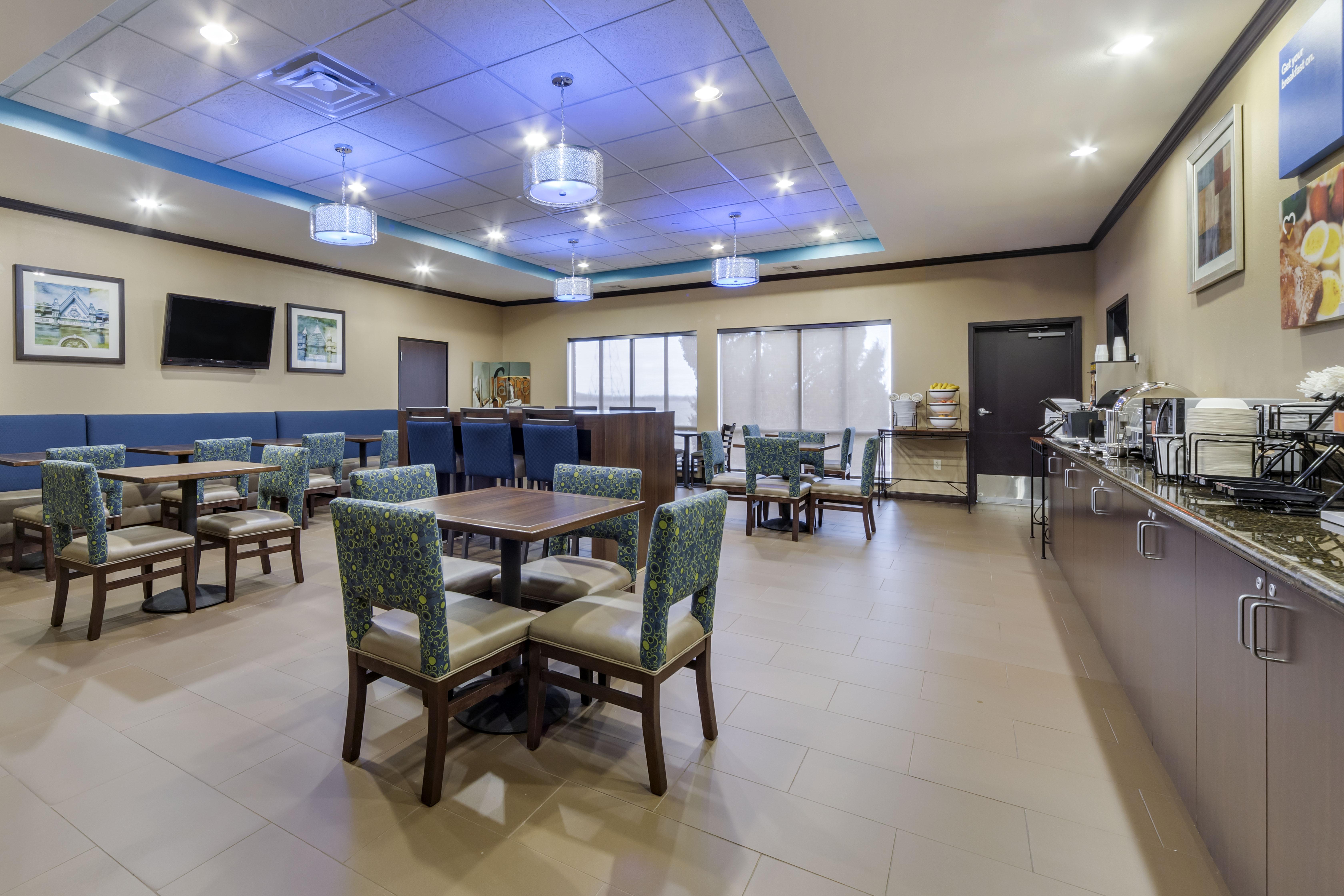 Comfort Inn & Suites Oklahoma City West - I-40 Экстерьер фото