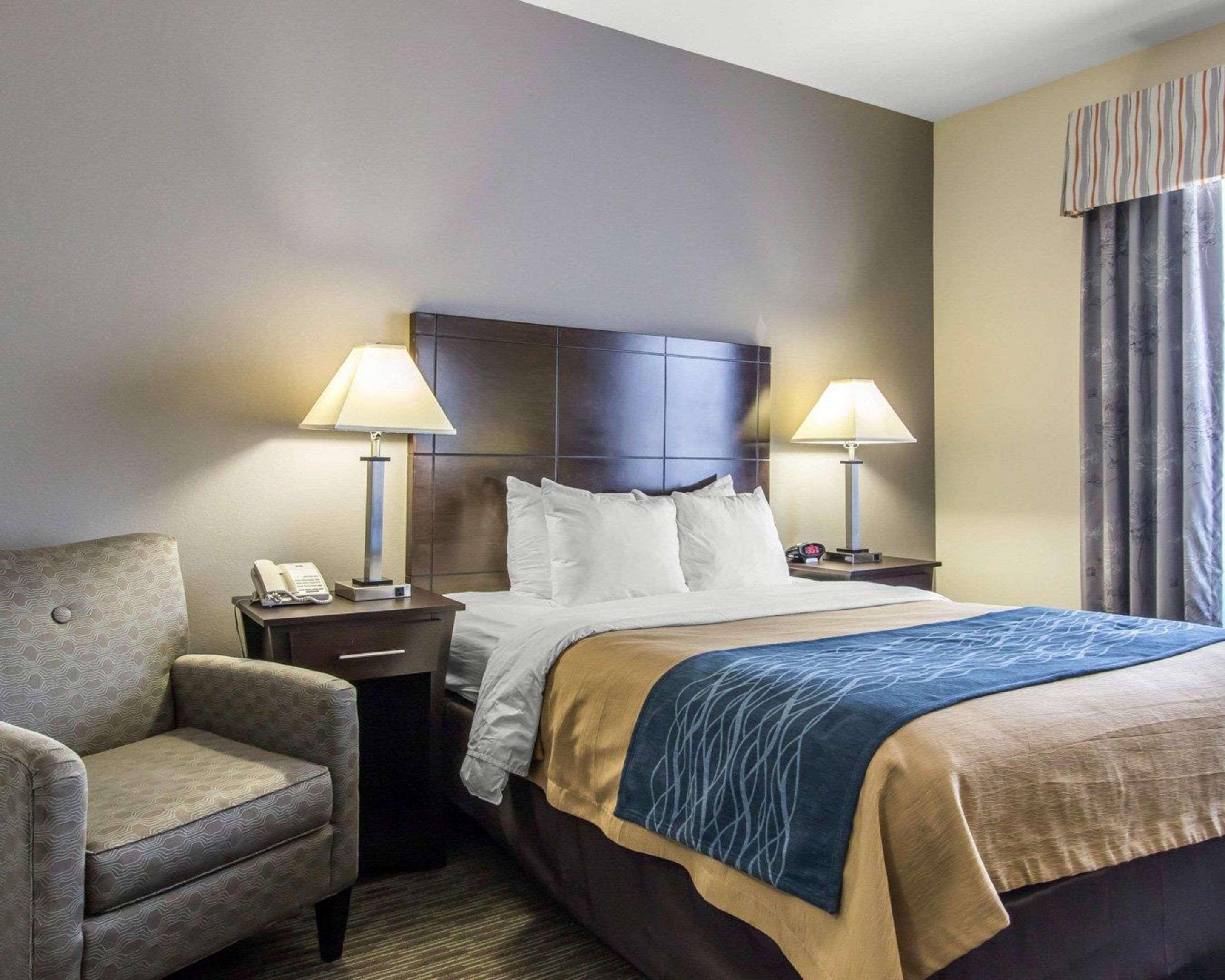 Comfort Inn & Suites Oklahoma City West - I-40 Экстерьер фото