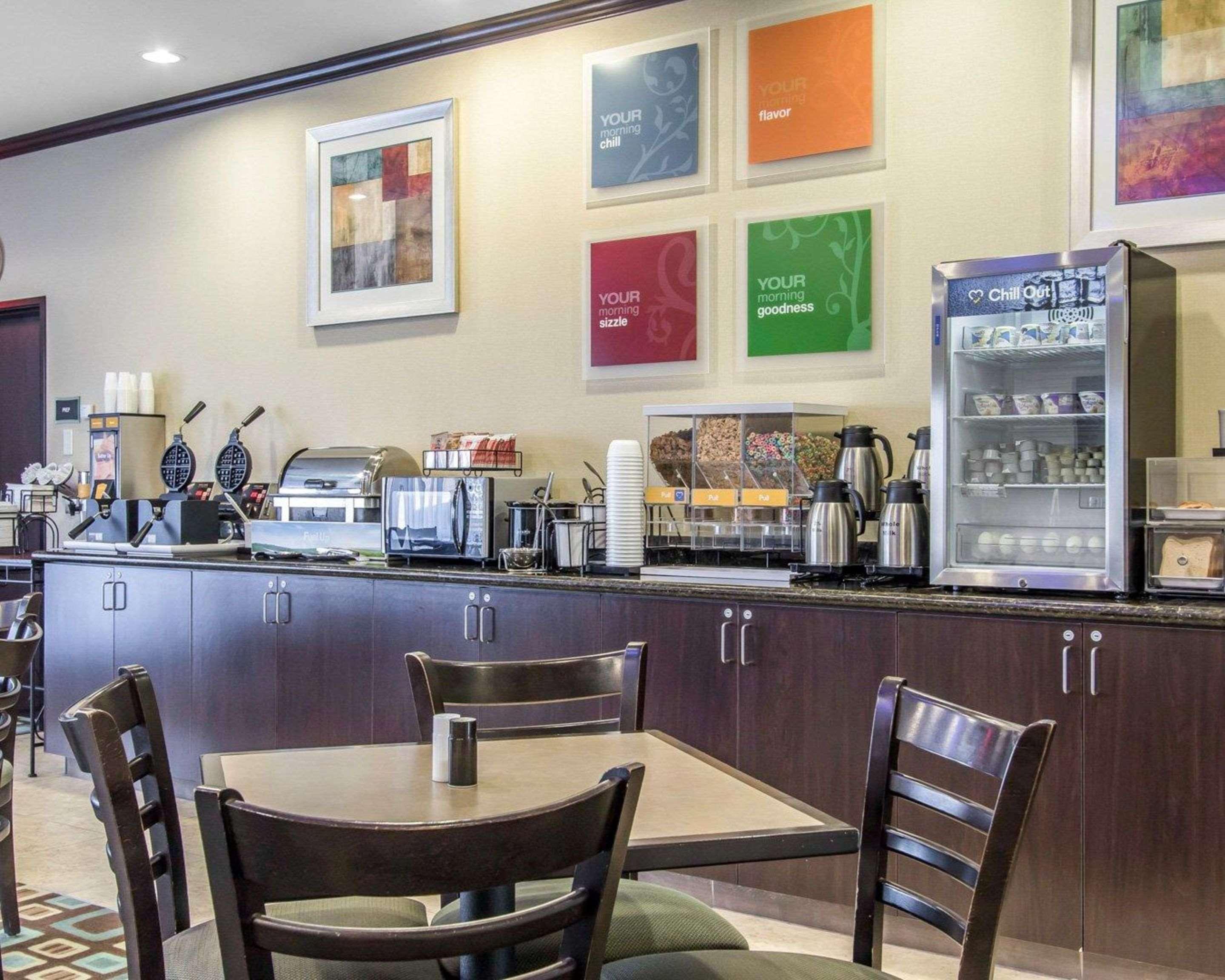 Comfort Inn & Suites Oklahoma City West - I-40 Экстерьер фото